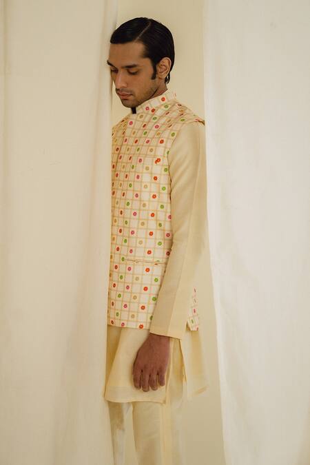 Buy_Drishti & Zahabia_Cream , Chanderi Floral Checkered Bundi And Kurta Set _Online_at_Aza_Fashions