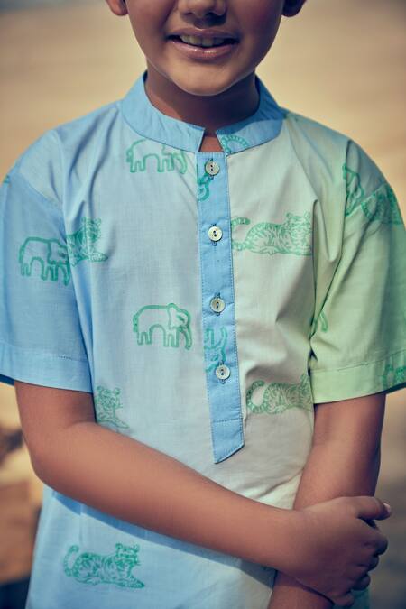 Buy Little Luxury Blue Poplin Animal Print Kurta Online at Aza Fashions Buy_Little Luxury_Blue Poplin Animal Print Kurta _Online_at_Aza_Fashions