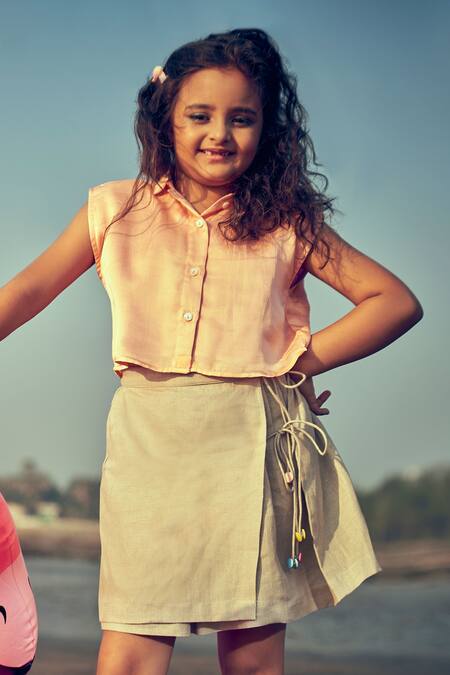 Little Luxury Peach Viscose, Linen Plain Sleeveless Shirt Online at Aza Fashions Little Luxury_Peach Viscose, Linen Plain Sleeveless Shirt _Online_at_Aza_Fashions