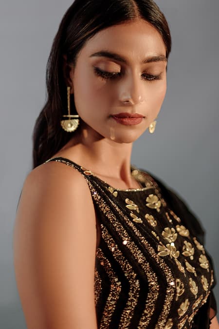 Shop_Aaryaa By Kashveen Kohli_Black Organza, Net Crystals Round Ruffled Concept Saree With Embellished Blouse _Online_at_Aza_Fashions