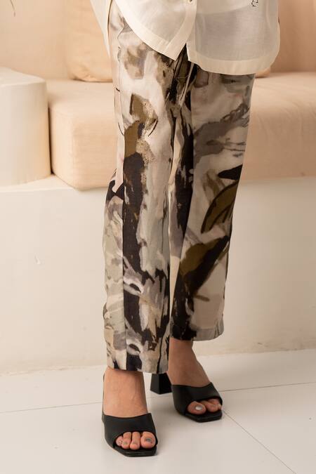 Buy Arcvsh By Pallavi Singh Ivory Chanderi Embroidery Collared Flying Birds Shirt With Pant Online at Aza Fashions Buy_Arcvsh By Pallavi Singh_Ivory Chanderi Embroidery Collared Flying Birds Shirt With Pant _Online_at_Aza_Fashions