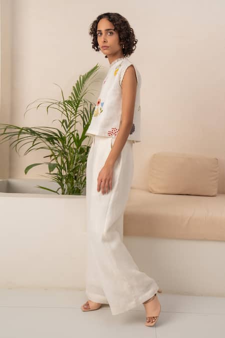Arcvsh By Pallavi Singh_Ivory Linen Sequins Plunge Neck Floral Embroidered Top With Pant _Online_at_Aza_Fashions