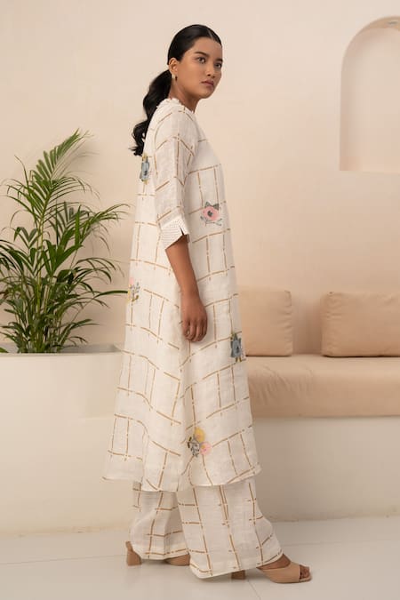 Buy Arcvsh By Pallavi Singh Ivory Linen Embroidery Round Neck Chequered Pattern Kurta With Pant Online at Aza Fashions Buy_Arcvsh By Pallavi Singh_Ivory Linen Embroidery Round Neck Chequered Pattern Kurta With Pant _Online_at_Aza_Fashions