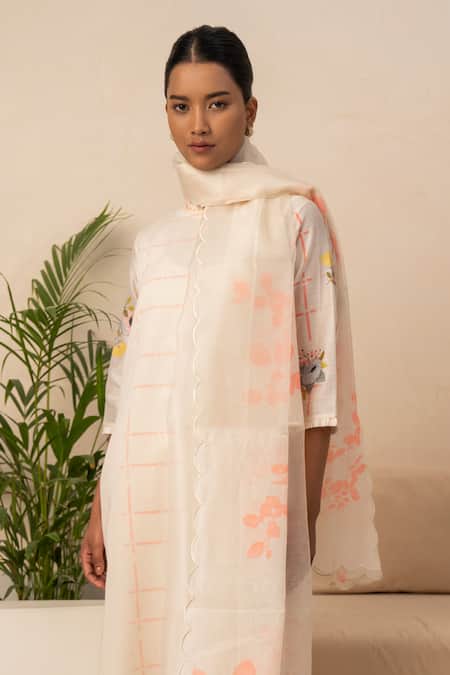 Arcvsh By Pallavi Singh Ivory Organza, Chanderi Embroidery Round Neck Square And Floral Print Kurta Set Online at Aza Fashions Arcvsh By Pallavi Singh_Ivory Organza, Chanderi Embroidery Round Neck Square And Floral Print Kurta Set _Online_at_Aza_Fashions