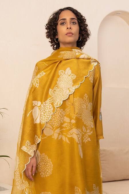 Arcvsh By Pallavi Singh Yellow Organza, Chanderi Embroidery Flower Vine Print Double Layered Kurta Set Online at Aza Fashions Arcvsh By Pallavi Singh_Yellow Organza, Chanderi Embroidery Flower Vine Print Double Layered Kurta Set _Online_at_Aza_Fashions