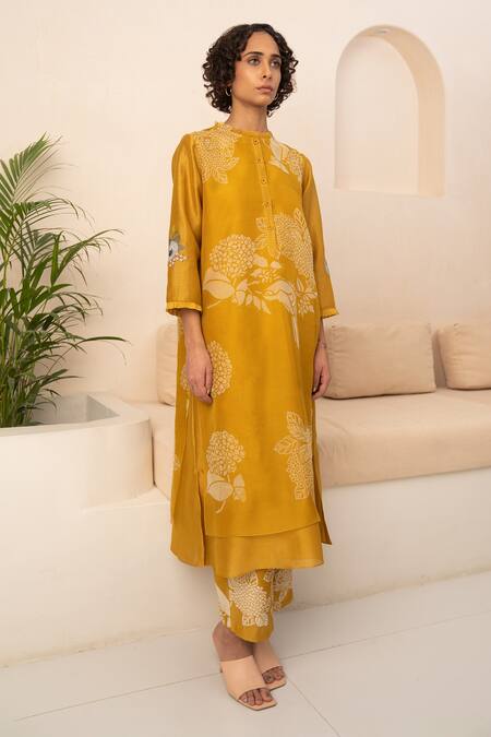 Arcvsh By Pallavi Singh Yellow Organza, Chanderi Embroidery Flower Vine Print Double Layered Kurta Set at Aza Fashions Arcvsh By Pallavi Singh_Yellow Organza, Chanderi Embroidery Flower Vine Print Double Layered Kurta Set _at_Aza_Fashions