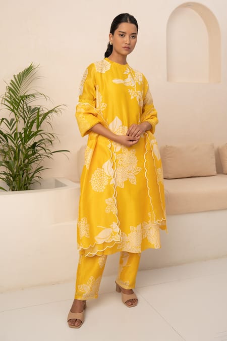 Arcvsh By Pallavi Singh Yellow Chanderi Embroidery Round Neck Flower Vine Print Kurta With Pant 
