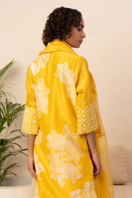 Buy Arcvsh By Pallavi Singh Yellow Chanderi Embroidery Round Neck Flower Bloom Print Kurta Set Online at Aza Fashions Buy_Arcvsh By Pallavi Singh_Yellow Chanderi Embroidery Round Neck Flower Bloom Print Kurta Set _Online_at_Aza_Fashions