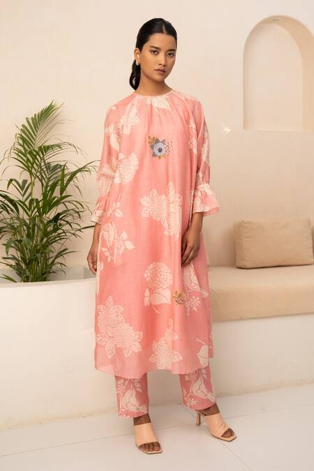 Shop Arcvsh By Pallavi Singh Pink Chanderi Embroidery Round Neck Flower Bouquet Print Kurta With Pant Online at Aza Fashions Shop_Arcvsh By Pallavi Singh_Pink Chanderi Embroidery Round Neck Flower Bouquet Print Kurta With Pant _Online_at_Aza_Fashions