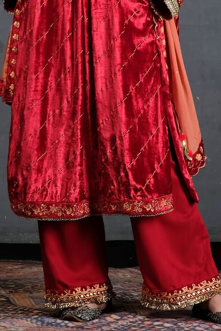 Shop_Soniya G_Red Pure Micro Velvet V Neck Neckline Embroidered Kurta Palazzo Set _Online_at_Aza_Fashions