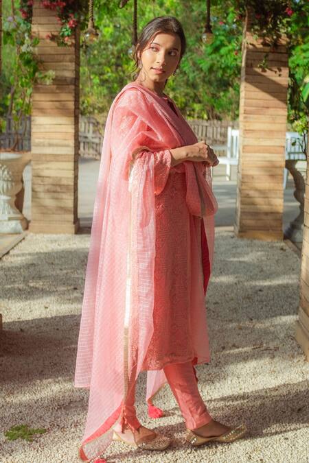 Monk & Mei By Sonia Anand_Peach Georgette Embroidery, Sequins, Tassels V-neck Kurta Set _Online_at_Aza_Fashions