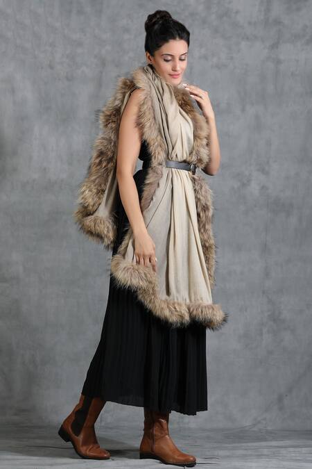 Dusala Beige Handwoven Cashmere Wool Solid Stole Online at Aza Fashions Dusala_Beige Handwoven Cashmere Wool Solid Stole _Online_at_Aza_Fashions