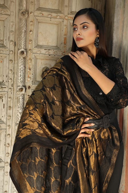 Buy_Dusala_Black Handwoven Cashmere Fine Wool Golden Zari Shawl _Online_at_Aza_Fashions