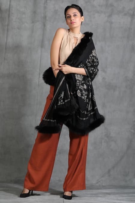 Buy_Dusala_Black Handwoven Lotus Design Swarovski Work Stole _Online_at_Aza_Fashions