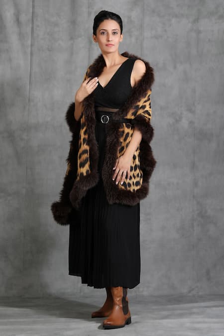 Dusala Brown Handwoven Cashmere Fine Wool Animal Print Stole Online at Aza Fashions Dusala_Brown Handwoven Cashmere Fine Wool Animal Print Stole _Online_at_Aza_Fashions