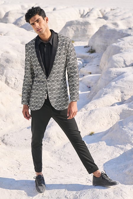 Buy_Dash and Dot_Black Cotton, Polyester Shawl Collar Woven Blazer _Online_at_Aza_Fashions