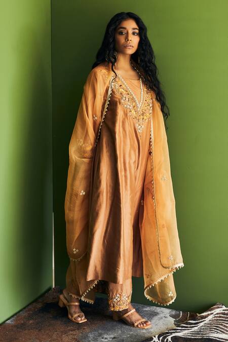 Esha Arora_Brown Silk Chanderi Floral Round Kurta Set_Online_at_Aza_Fashions