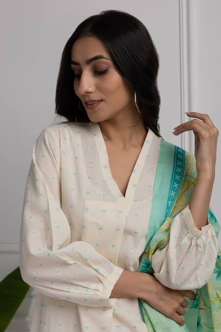 Shop House Of TA-YA Off White Cotton, Chanderi V-neck Geometric Woven Kurta Set With Dupatta Online at Aza Fashions Shop_House Of TA-YA_Off White Cotton, Chanderi V-neck Geometric Woven Kurta Set With Dupatta _Online_at_Aza_Fashions