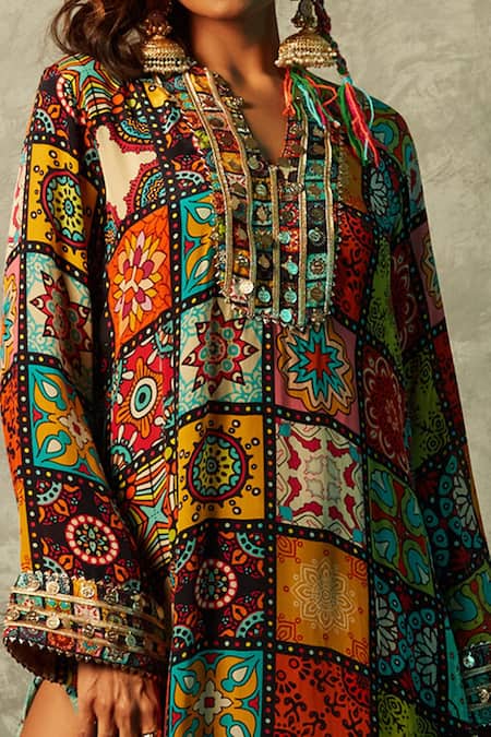 Esha L Amin_Multi Color Viscose, Crepe V-neck Tile Print Kurta _Online_at_Aza_Fashions