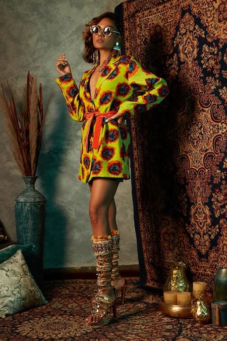 Buy_Esha L Amin_Yellow Modal, Satin Collared Notched Lapel Printed Blazer _Online_at_Aza_Fashions