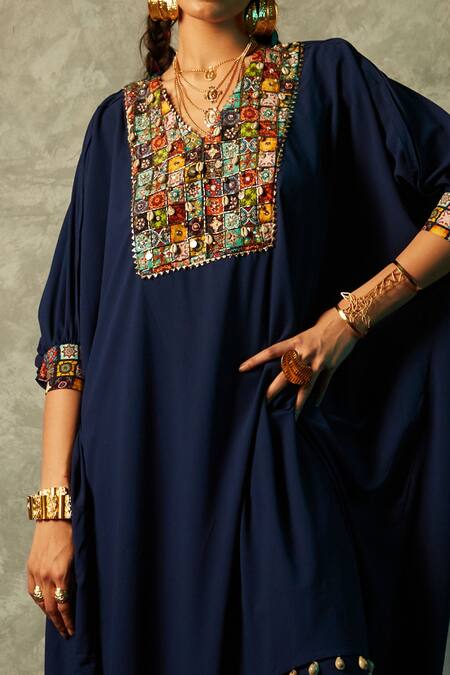 Esha L Amin_Blue Georgette Embroidery V-neck Yoke Tile Print Kurta _Online_at_Aza_Fashions