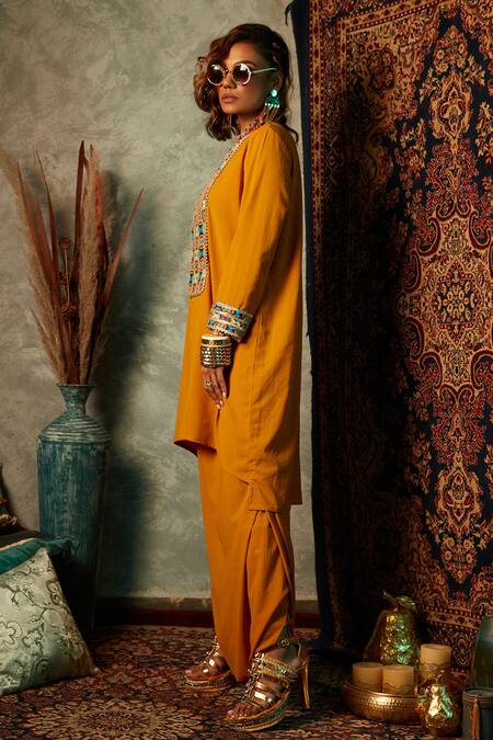 Buy_Esha L Amin_Yellow Georgette Gota Patti, Embroidery Round Neck Geometric Placket Print Kurta _Online_at_Aza_Fashions