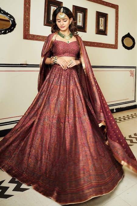 Buy_Safaa_Maroon Velour, Velvet Embroidery Sweetheart Neck The Iffat Bridal Lehenga Set 
