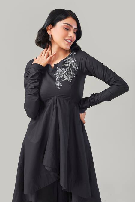Buy_EK Dhaaga_Black Poplin, 100% Cotton Floral Notched Panelled Asymmetric Tunic _Online_at_Aza_Fashions