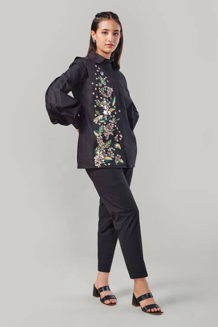 EK Dhaaga_Black Poplin, 100% Cotton Floral Shirt Collar Embellished Balloon Sleeve _Online_at_Aza_Fashions