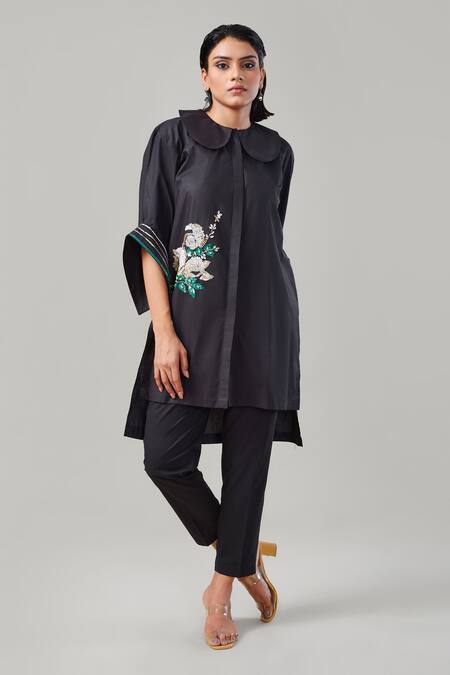 EK Dhaaga_Black Poplin, 100% Cotton Floral Peter Pan Collar Long Shirt _Online_at_Aza_Fashions