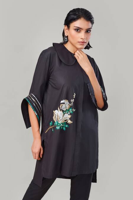 Shop_EK Dhaaga_Black Poplin, 100% Cotton Floral Peter Pan Collar Long Shirt _Online_at_Aza_Fashions