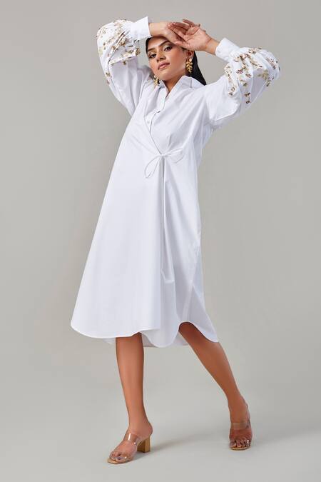 EK Dhaaga_White Poplin, 100% Cotton Floral Shirt Collar Embellished Balloon Sleeve Dress _Online_at_Aza_Fashions