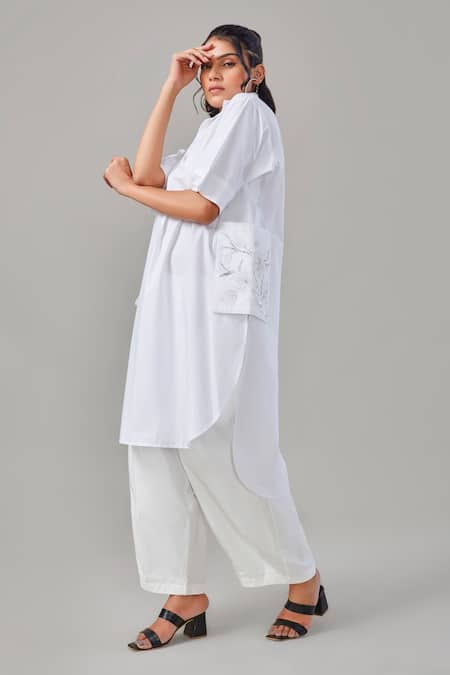 EK Dhaaga_White Poplin, 100% Cotton Floral Spread Collar Embellished Pocket Long Shirt _Online_at_Aza_Fashions