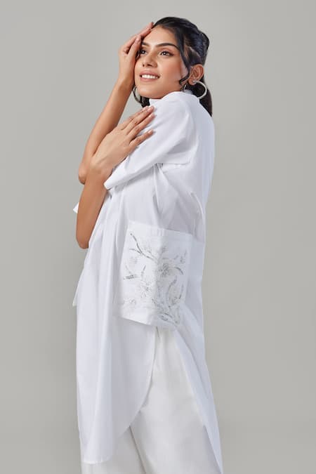 Buy_EK Dhaaga_White Poplin, 100% Cotton Floral Spread Collar Embellished Pocket Long Shirt _Online_at_Aza_Fashions