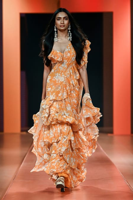 Arpita Mehta_White Georgette Embroidery V-neck Ruffle Pre-draped Saree With Blouse_Online_at_Aza_Fashions