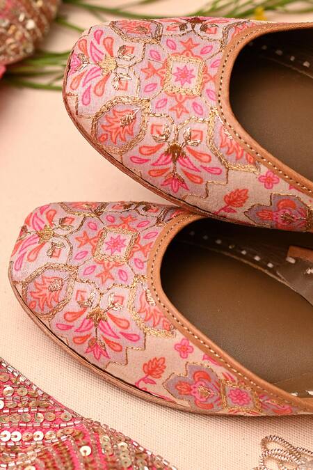 Coral Haze Ivory Embroidered Erica Juttis Online at Aza Fashions Coral Haze_Ivory Embroidered Erica Juttis_Online_at_Aza_Fashions