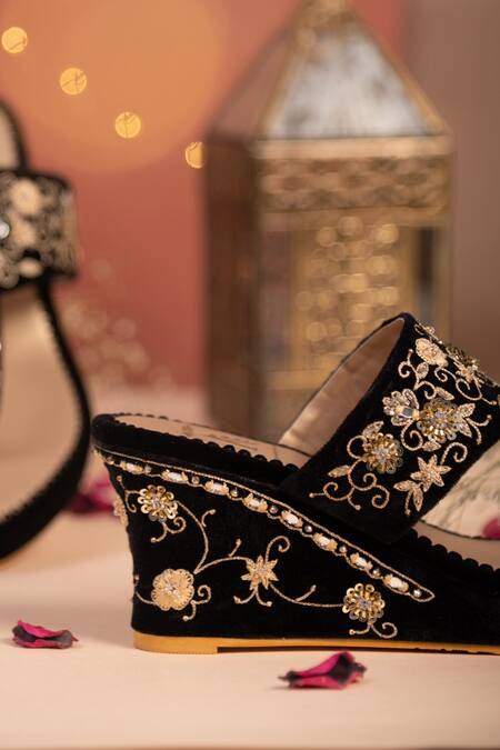 Buy House Of Vian Black Beads, Embroidery Evie Velvet Kolhapuri Wedges Online at Aza Fashions Buy_House Of Vian_Black Beads, Embroidery Evie Velvet Kolhapuri Wedges _Online_at_Aza_Fashions