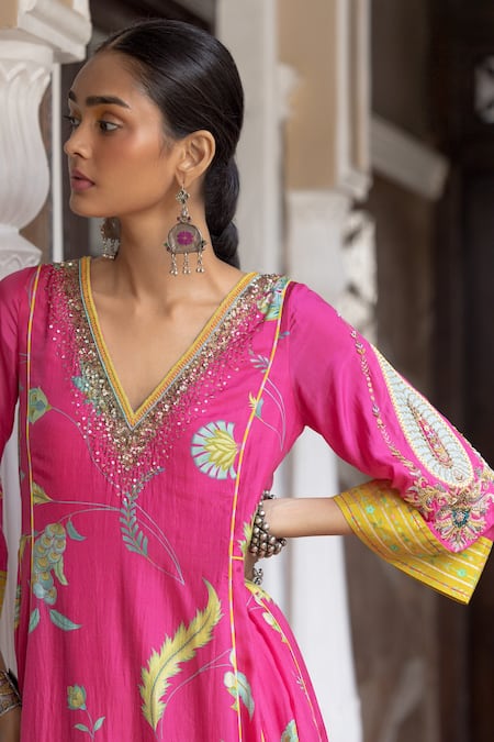 Rajiramniq_Fuchsia Kurta Silk Printed And Embroidered Floral Deep V Neck Set _Online_at_Aza_Fashions