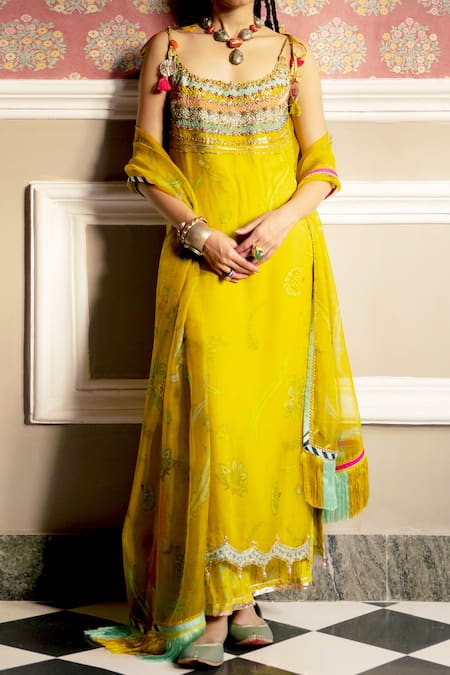 Rajiramniq Yellow Organza, Crepe Floral, Sequins Scoop Fariba Hand Embroidered Kurta Set Online at Aza Fashions Rajiramniq_Yellow Organza, Crepe Floral, Sequins Scoop Fariba Hand Embroidered Kurta Set _Online_at_Aza_Fashions