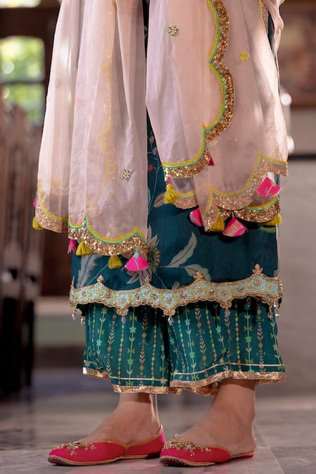 Buy Rajiramniq Blue Organza Print Sequins Square Neck Fariba Embellished Kurta Set Online at Aza Fashions Buy_Rajiramniq_Blue Organza Print Sequins Square Neck Fariba Embellished Kurta Set _Online_at_Aza_Fashions