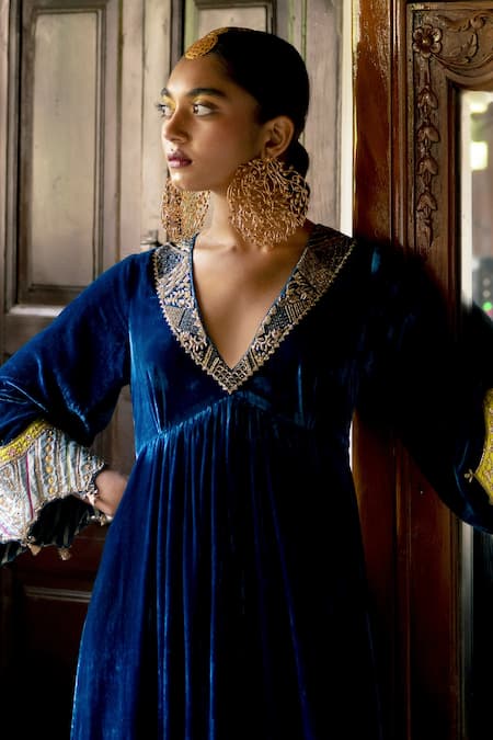 Shop Rajiramniq Blue Silk Embroidery Floral V Neck Fariba Velvet Hand Anarkali Set Online at Aza Fashions Shop_Rajiramniq_Blue Silk Embroidery Floral V Neck Fariba Velvet Hand Anarkali Set _Online_at_Aza_Fashions