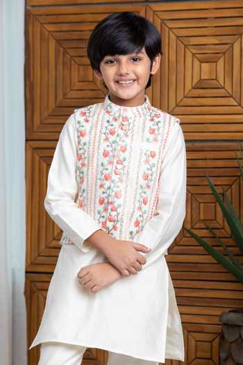Buy_Free Sparrow_Ivory Chanderi, Cotton Embroidery Floral Thread Work Bundi Kurta Set _Online_at_Aza_Fashions