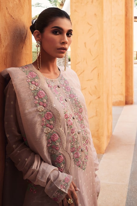 Buy_Label Varsha_Pink Viscose Embroidery Round Neck Floral Kurta Set _Online_at_Aza_Fashions