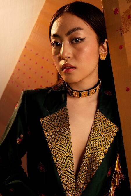 Buy_Joskai Studio_Pink Silk Zari Collared Embroidered Border Coat And Pant Set_Online_at_Aza_Fashions