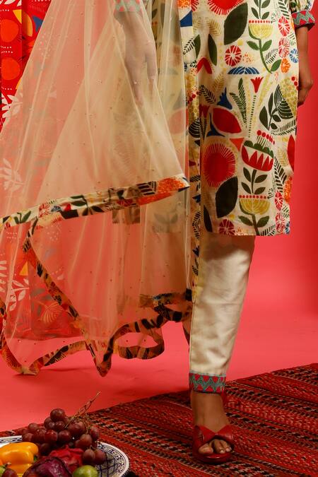 Label Shristi Chetani_Yellow Chanderi, Soft Net Floral V Neck Print Kurta Set _Online_at_Aza_Fashions