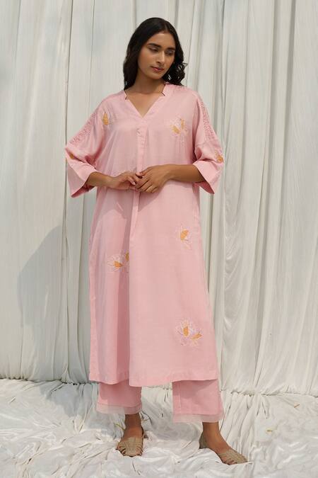 Ayaka Pink Cotton Embroidery V-neck Applique Dress Online at Aza Fashions Ayaka_Pink Cotton Embroidery V-neck Applique Dress _Online_at_Aza_Fashions