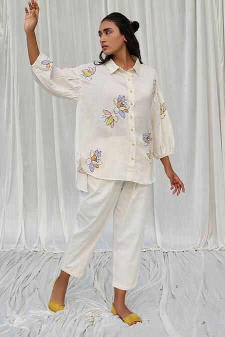 Ayaka White Cotton Embroidery Collared Flower Applique Shirt Online at Aza Fashions Ayaka_White Cotton Embroidery Collared Flower Applique Shirt _Online_at_Aza_Fashions