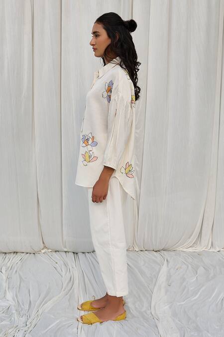 Buy Ayaka White Cotton Embroidery Collared Flower Applique Shirt Online at Aza Fashions Buy_Ayaka_White Cotton Embroidery Collared Flower Applique Shirt _Online_at_Aza_Fashions