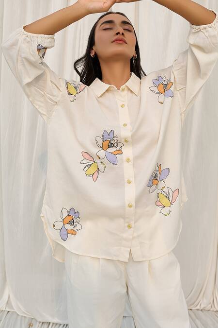 Shop Ayaka White Cotton Embroidery Collared Flower Applique Shirt Online at Aza Fashions Shop_Ayaka_White Cotton Embroidery Collared Flower Applique Shirt _Online_at_Aza_Fashions