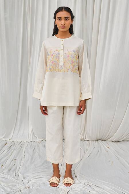 Buy Ayaka White Cotton Embroidery Round Neck Floral Straight Top Online at Aza Fashions Buy_Ayaka_White Cotton Embroidery Round Neck Floral Straight Top _Online_at_Aza_Fashions